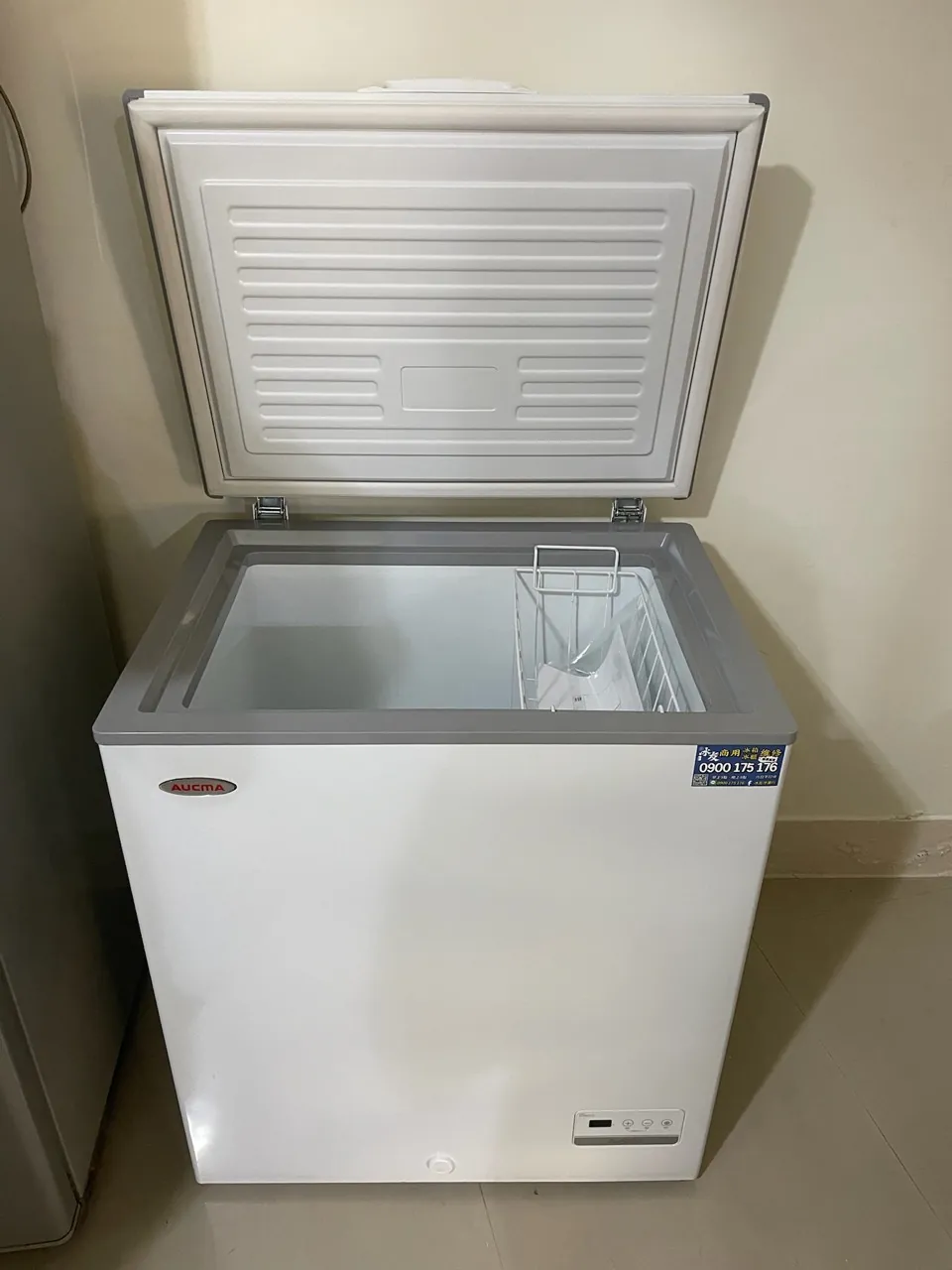 全新小型臥式冰櫃開蓋內部