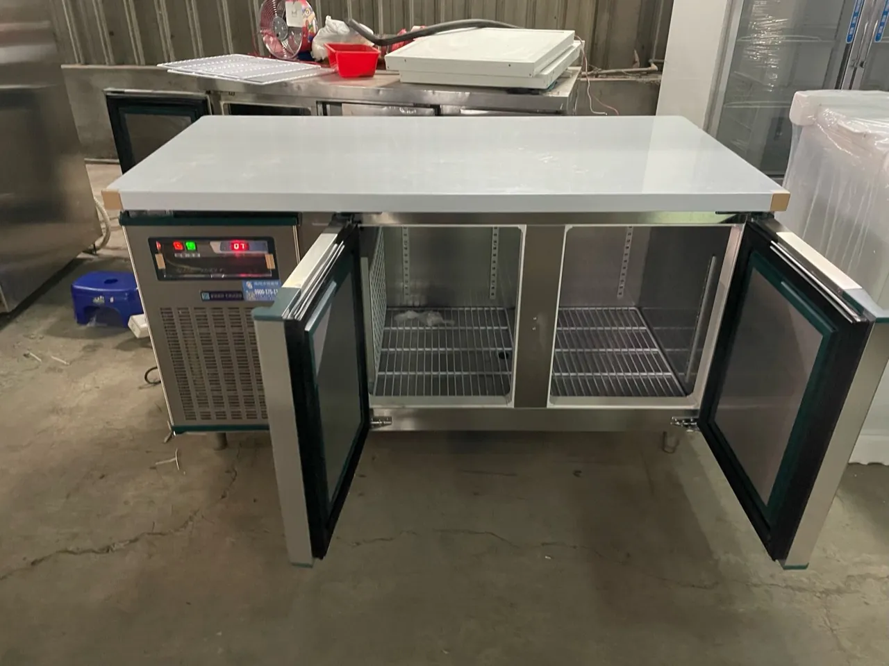 工作台冰箱內部層架與門封